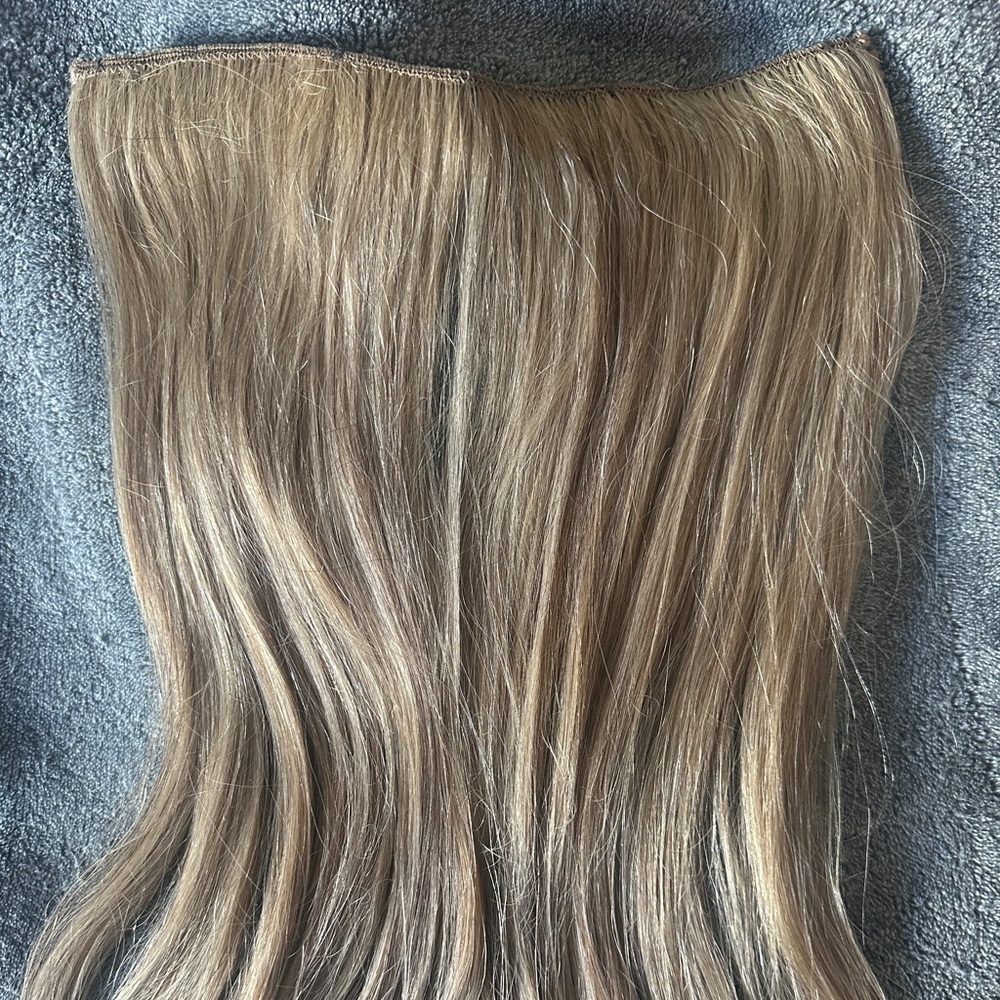 Hair extension ( human hair) 
HIGH QUALITY 
Blonde
18 INCHES – 110 GRAMS